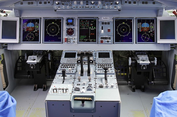 Что такое авионика? электронное оборудование на борту самолетов.