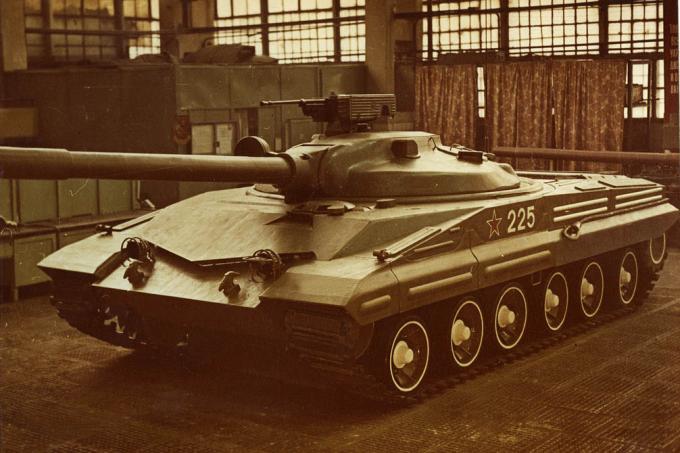 Проекты основных боевых танков «объект 225» и «объект 226». ссср