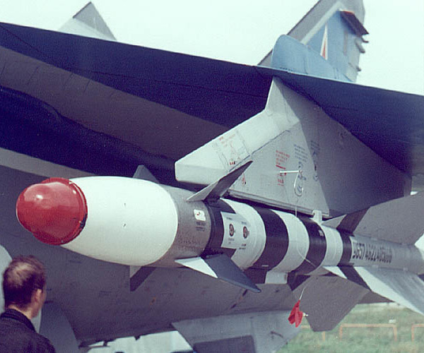 Управляемая ракета средней дальности р-40д-1.
